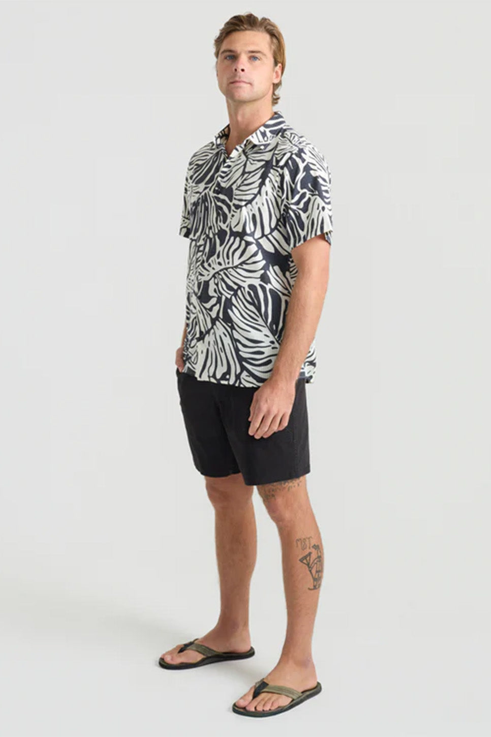 BLESS UP SS Black Monstera